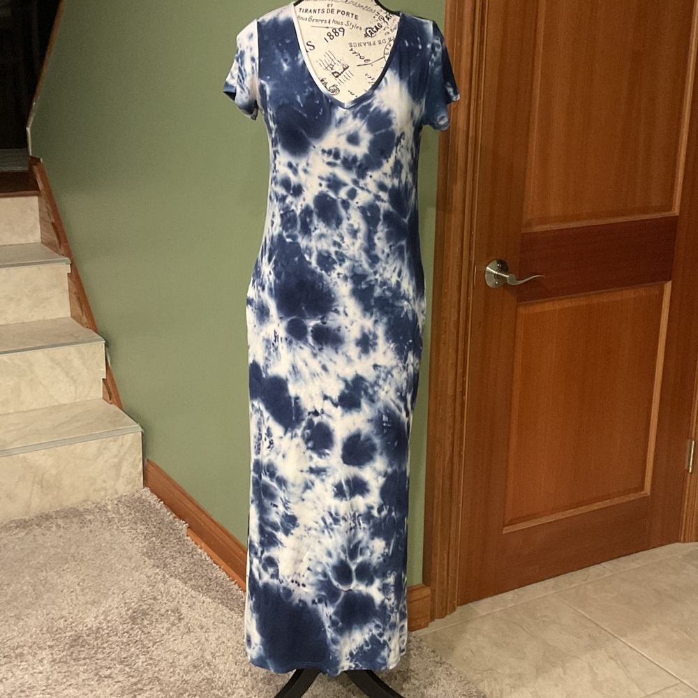 Olivia Rae Navy and White Tie-Dye Maxi Dress, Size S